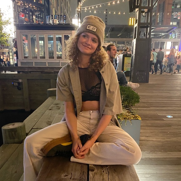 Meet your Posher, Torey - Picture 1 of 1